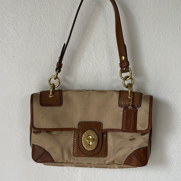 Coach‎ Peyton Shoulder Bag - Picture 1 of 10